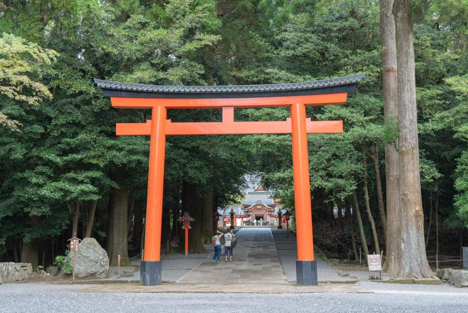 Отель Kirishima Momijidani Seiryuso Экстерьер фото
