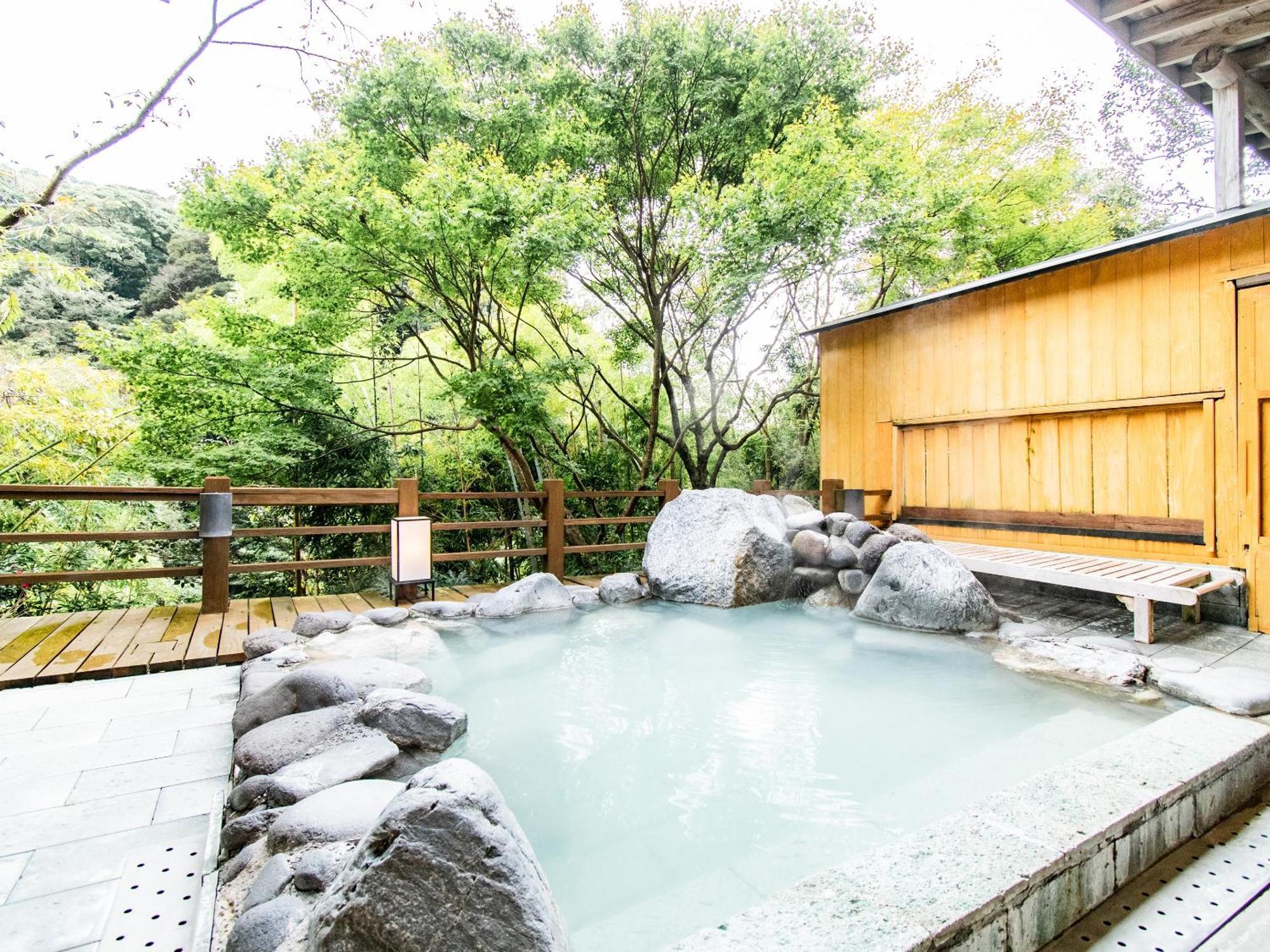 Отель Kirishima Momijidani Seiryuso Экстерьер фото