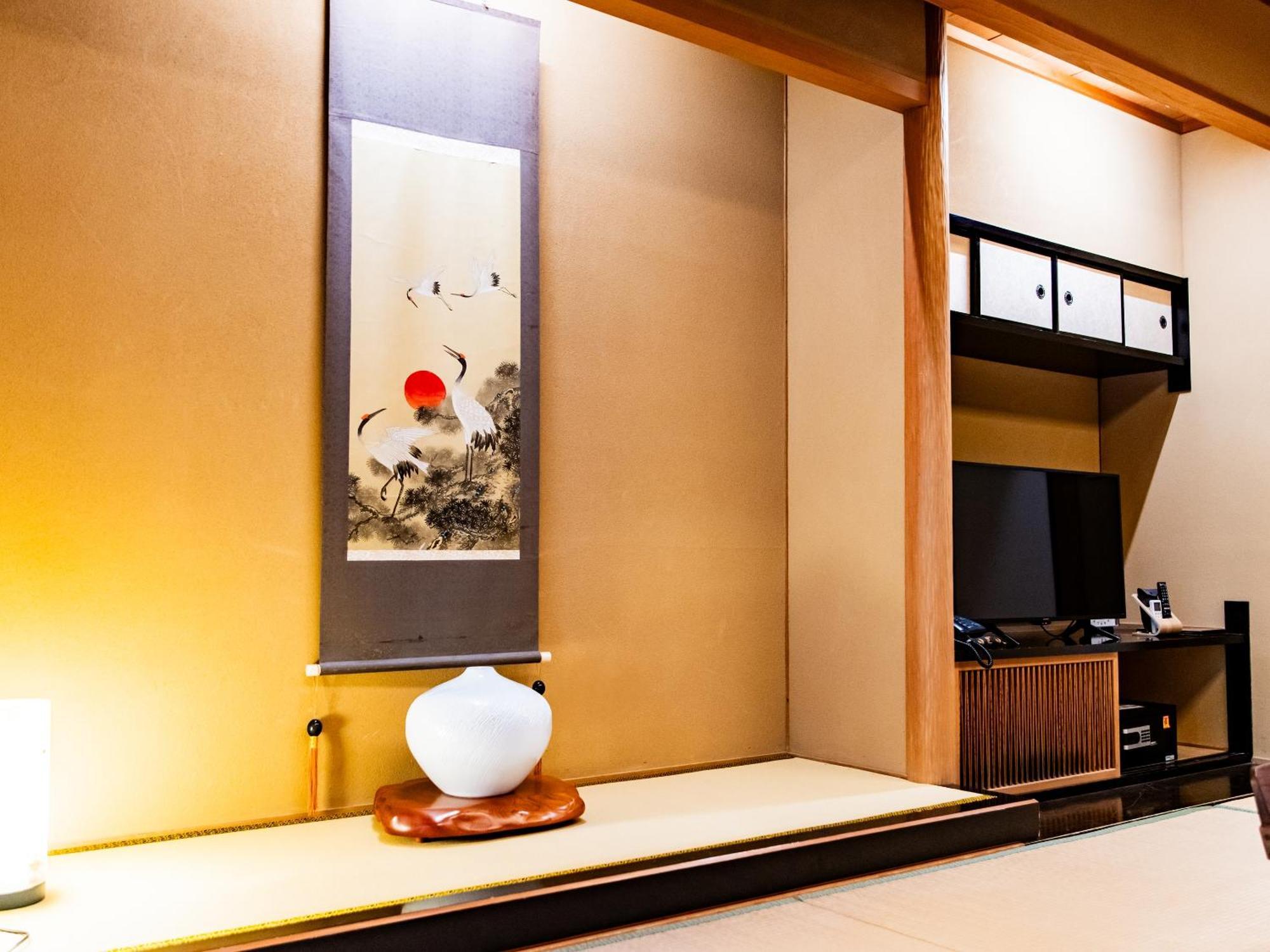 Отель Kirishima Momijidani Seiryuso Экстерьер фото